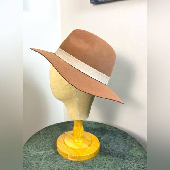 Chic Two-Tone Wool Hat Tan and Pink Wide-Brimmed Hat with Decorative Cream Band - Picture 2 of 6